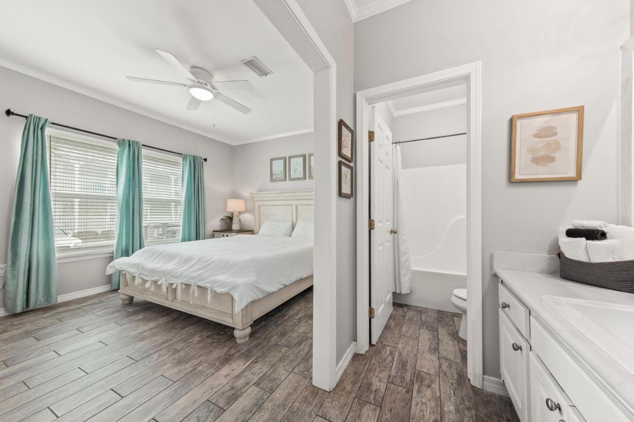 Summerescape - Retreat - Steps To Beach - Spaciouswestbeachcondo 굴프 쇼어스 외부 사진